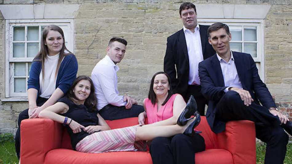 Meet the team at Essendon Accounts. From left to right on the sofa we have Hannah, Victoria, Jake, Gemma, Matthew and Roger!